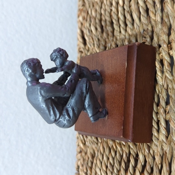 Vintage Avon Father & Child Nothing So Safe As A Father's Arms - Picture 2 of 8